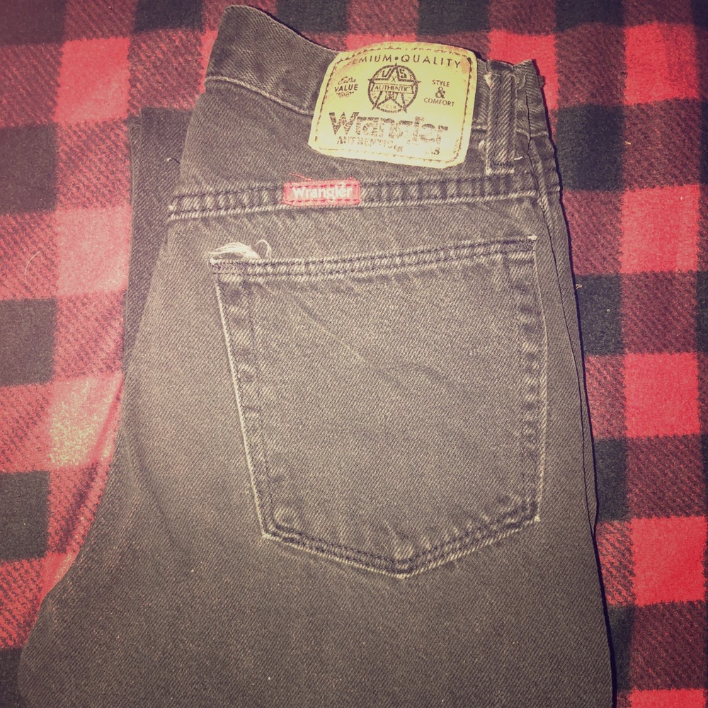 VINTAGE!! High-wasted Wrangler Jeans!